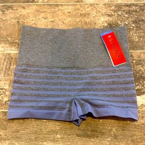 SPANX slimming boy short new with tags